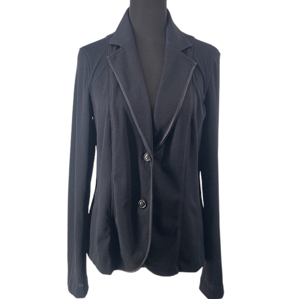 MARC Cain knitted in Italy blazer
perforated black stretch suit career sz 10